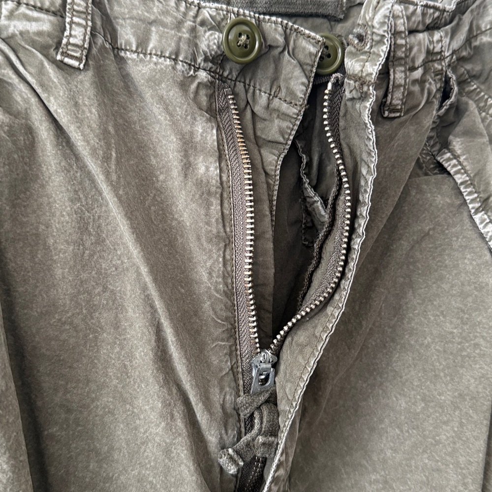 R13 Wide Leg Cargo Pants in GD Olive 28- Small Hole - Picture 6 of 16